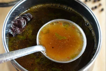 தமிழர்கள் அதிகம் சேர்த்து உண்ணும் உணவில் அதிகம் ரசம் சேர்ப்பது ஏன்? புற்றுநோயே அலண்டு ஓடும்!