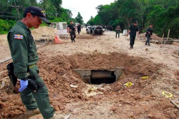 தாய்லாந்தில் 17 இடங்களில் குண்டு வெடிப்பு:15 பேர் பலி