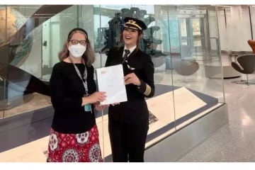 17 மணி நேரம் விமானத்தை இயக்கி சாதனை படைத்த இந்திய பெண் விமானி - குவியும் வாழ்த்துக்கள்