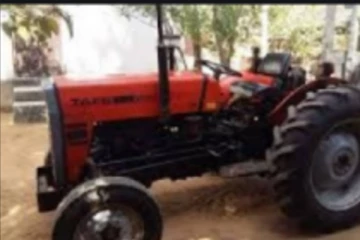 உழவு இயந்திரத்தில் பயணித்த தாயின் கையிலிருந்த குழந்தை தவறி வீழ்ந்ததால் இடம்பெற்ற துயரம்