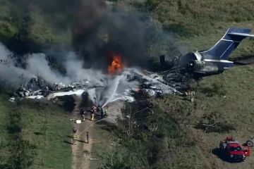 விமான விபத்தில் சிக்கினால் உயிர் தப்பிப்பது எப்படி? விமானி பகிர்ந்த சில முக்கிய தகவல்கள்