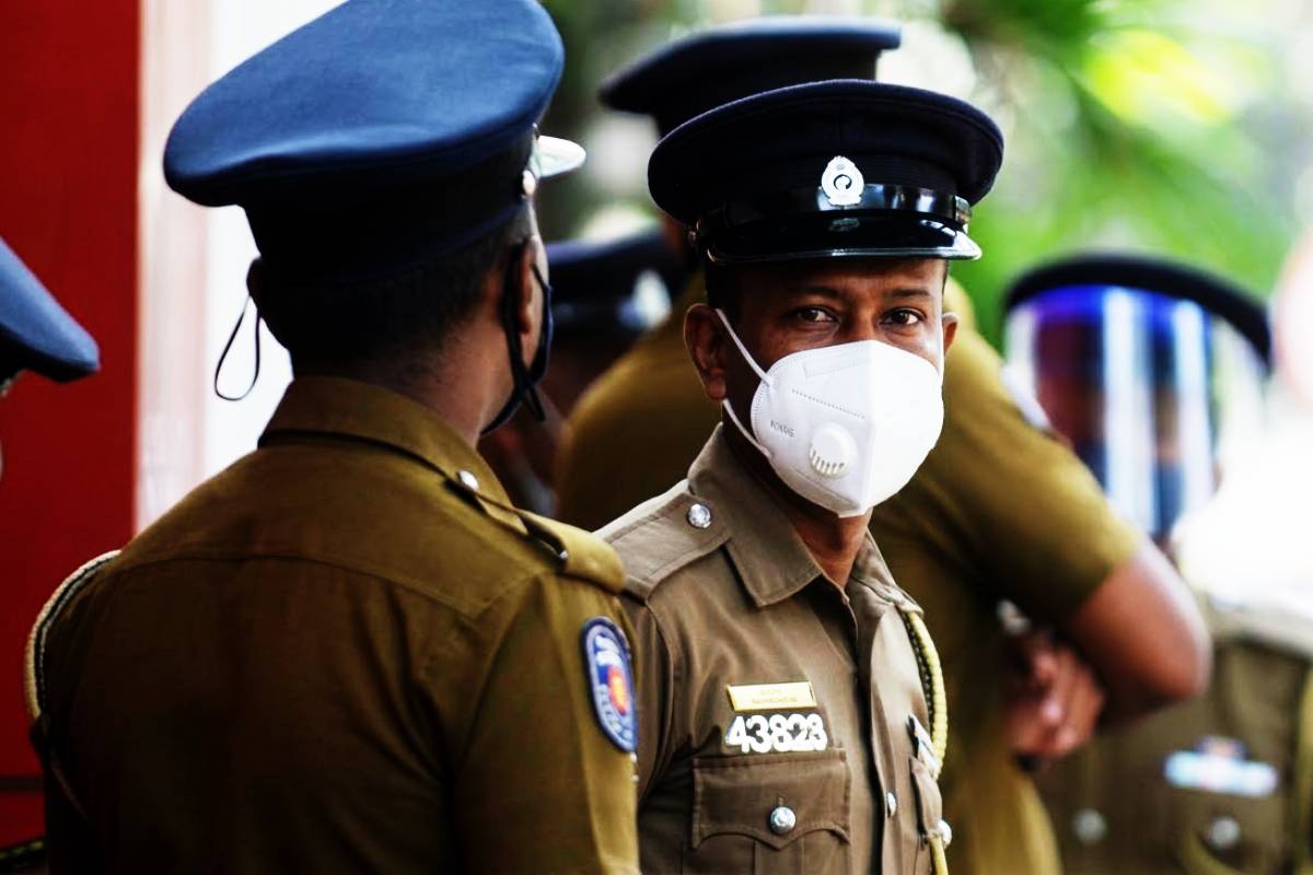 கிழக்கு பல்கலையில் இரு மாணவர் குழுக்களுக்கிடையே உச்சக்கட்ட மோதல்! | Clash Between Student Groups At Eastern Uni கிழக்கு பல்கலையில் இரு மாணவர் குழுக்களுக்கிடையே உச்சக்கட்ட மோதல்! | Clash Between Student Groups At Eastern Uni