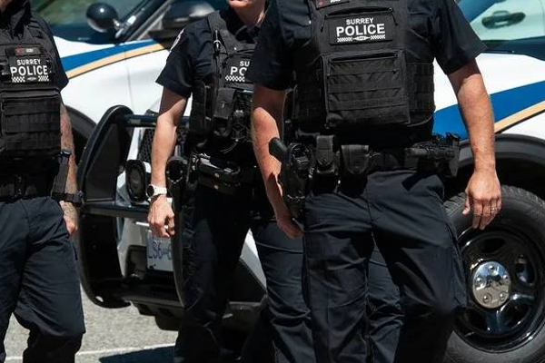 கனடாவில் பொலிஸார் மேற்கொண்ட துப்பாக்கிச் சூட்டில் பெண் பலி | Woman Shot By Police In Eastern Passage Ns Dies