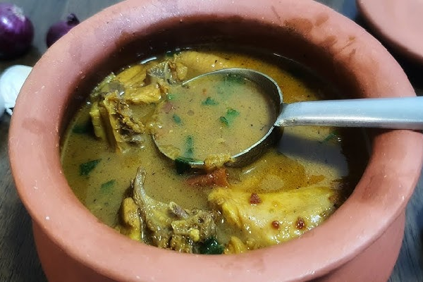 மழைக்காலத்திற்கு கமகமனு கோழி ரசம் - நாக்கிற்கு இதமாக எப்படி செய்வது? | Rainy Season Chicken Rasam Recipe Soup மழைக்காலத்திற்கு கமகமனு கோழி ரசம் - நாக்கிற்கு இதமாக எப்படி செய்வது? | Rainy Season Chicken Rasam Recipe Soup