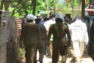 23 வயதான இளைஞன் தூக்கில் தொங்கிய நிலையில் சடலமாக மீட்பு!