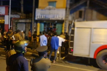 யாழ். நகரில் கடையொன்றில் திடீர் தீ விபத்து: வெளியான காரணம் (Photos)