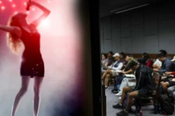 සුප්‍රකට ගායිකාවක් නමින් විශ්වවිද්‍යාලවලට අලුතින් ලැබෙන්න යන දේ මෙන්න...