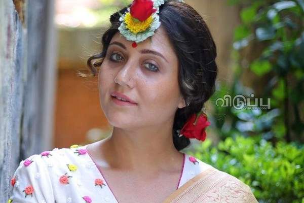 ஒரே ஒரு நாள் படுக்கையை பகிர டார்ச்சர் செய்த தயாரிப்பாளர்!! 42 வயதில் ஓடவிட்ட பிரபல நடிகை.. | Swastika Mukherjee Producer Of Sexual Harassment ஒரே ஒரு நாள் படுக்கையை பகிர டார்ச்சர் செய்த தயாரிப்பாளர்!! 42 வயதில் ஓடவிட்ட பிரபல நடிகை.. | Swastika Mukherjee Producer Of Sexual Harassment