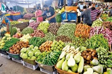 ගොවීන්ට තවත් බරක් - ඉන්ධන මිල ඉහළ යාමෙන් එළවළු වෙළඳාමට බලපෑම්