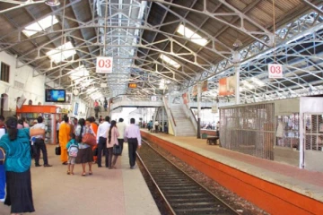 புகையிரத அதிபர்கள் சங்கம் திடீர் பணிப்பகிஷ்கரிப்பு !