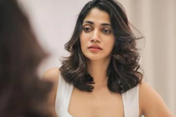 கருப்பு கண்ணாடி!! பிக்பாஸ் நடிகை லாஸ்லியாவின் கிளாமர் நிறைந்த புகைப்படங்கள்..