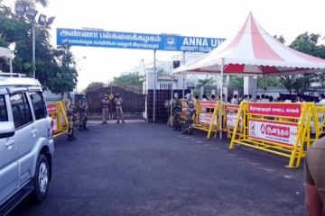 ராமநாதபுரம் தொகுதிகள்: வாக்கு எண்ணும் மையத்துக்கு அரசு அதிகாரிகள் வருகை