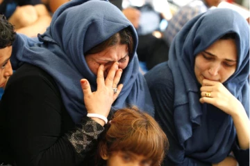 குடிநீருக்கு செக்ஸ், உணவுக்கு செக்ஸ், தொட்டத்துக்கெல்லாம்.., முகாம்களில் கொடூரமான வன்முறைகளுக்கு ஆளாகும் பெண்கள்