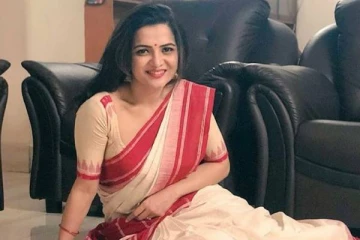 காதலில் விழுந்த டிடி .. யார் அந்த நபர் ? : தீயாய் பரவும் தகவல்