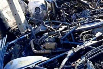 பாரிய தீ விபத்து! பல வாகனங்கள் முழுமையாக எரிந்து நாசம்(Photos)