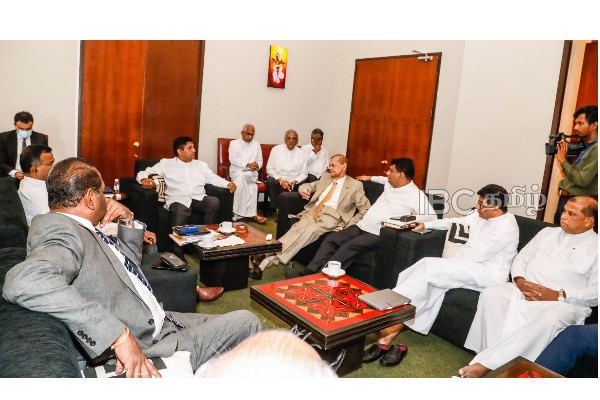 அரசாங்கத்திற்கு எதிராக உருவாகும் புதிய சக்தி - கூட்டமைப்பும் இணைவு | Opposition Parties Join Meeting Tna Participated