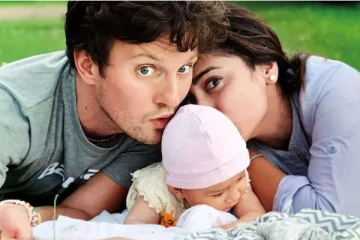 மகளை தூக்கி கொஞ்சியபடி அழகாக ஸ்ரேயா! வைரலாகும் புகைப்படங்கள்