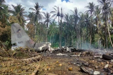 பிலிப்பைன்ஸ் விமான விபத்து .. அதிகரிக்கும் உயிர்பலி .. பயங்கரவாத தாக்குதலா?