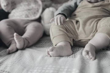 ஐஸ் கிரீம் சாப்பிட்டதால் உயிரிழப்பு - இரட்டைக் குழந்தைகளுக்கு நேர்ந்த விபரீதம்!