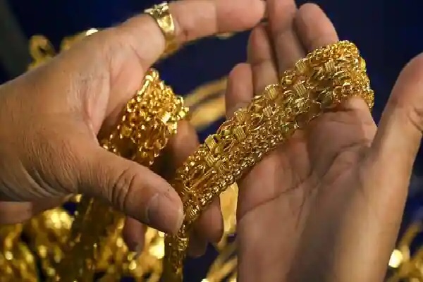 தங்கநகை திருட்டு - இரண்டு காவல்துறையினர் கைது | Two Police Officers Arrested