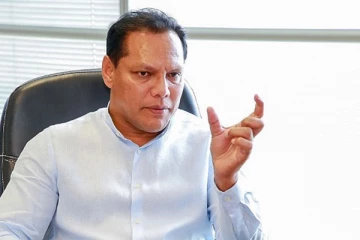 දයාසිරිගෙන් සුරේෂ් රාඝවන්ට සැර කනේ පහරක්..