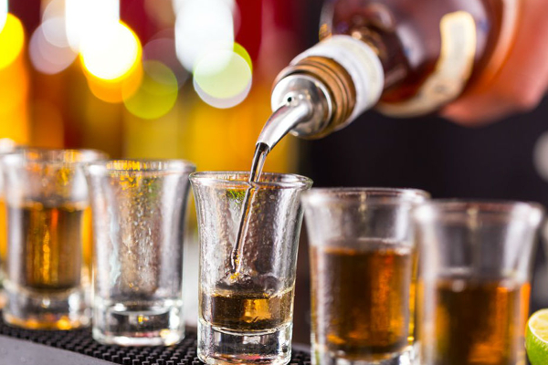 மதுபானத்தின் விலை தொடர்பில் அரசாங்கத்தின் தீர்மானம்! | The Government S Decision The Price Of Alcohol