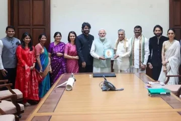 நாகசைதன்யா தனது காதல் மனைவி மற்றும் குடும்பத்தினருடன் யாரை சந்தித்துள்ளார் பாருங்க.. வைரல் போட்டோஸ்