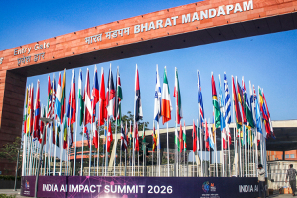 பில்கேட்ஸ்: தரையிறங்க முடியாமல் நடுவானில் சுற்றிய விமானம் | Billgates India Visit Flight Face Landing Trouble