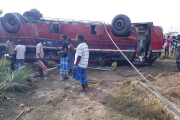 யாழில்  இன்று காலை இடம்பெற்ற கோரவிபத்து; 20  பேர் காயம்! ஐவர் அவசர சிகிச்சை பிரிவில்