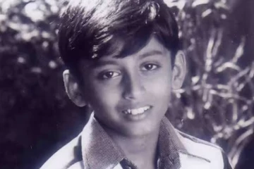 யார்ரா இந்த பையன்? வைரலாகும் ஸ்டார் நடிகரின் சிறு வயது புகைப்படம்