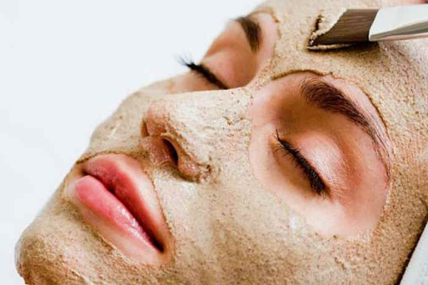 முகத்தில் உடனடி பளபளப்பை கொண்டு வர உதவும் பேஸ்பேக்: எப்படி தயாரிப்பது? | Home Made Natural Face Pack For Skin Whitening