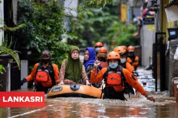 இந்தோனேசியாவில் தொடர் கனமழையால் 38 கிராமங்களில் வெள்ளப்பெருக்கு; ஆயிரக்கணக்கான மக்கள் வெளியேற்றம்