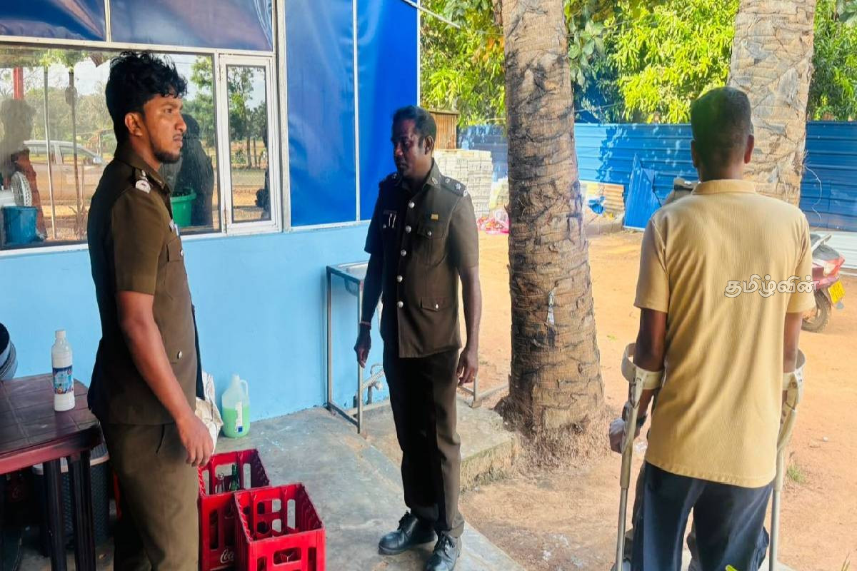 முல்லைத்தீவில் சீல் வைக்கப்பட்ட உணவகம் - சோதனையில் சிக்கிய பழுதடைந்த உணவுகள் | Restaurant Sealed In Mullaitivu