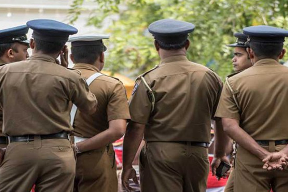 20 மில்லியன் ரூபாவுக்கு தொல்பொருள் ஒன்றை விற்க முயன்ற சம்பவம் - ஐவர் கைது | Five Arrest Attempt Sell Archaeological Artifact 20 மில்லியன் ரூபாவுக்கு தொல்பொருள் ஒன்றை விற்க முயன்ற சம்பவம் - ஐவர் கைது | Five Arrest Attempt Sell Archaeological Artifact