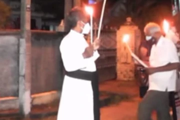ஊரடங்குச் சட்டத்திற்கு மத்தியில் கறுப்புக் கொடி போராட்டம்!
