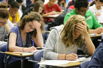 கியூபெக் மாகாணத்தில் வகுப்பு கட்டணங்கள் அதிகரிப்பு; அதிர்ச்சியில் மாணவர்கள்!