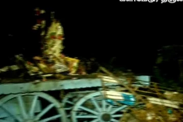 தமிழக தேர்த்திருவிழாவில் அதிர்ச்சி சம்பவம்! 10பேர் பலியாகினர்(Photo)