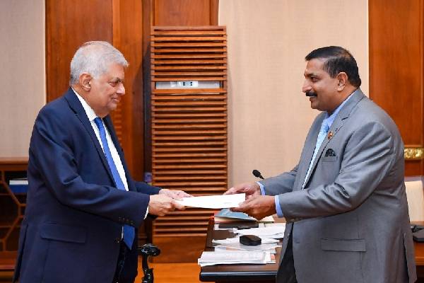 ரணிலின் சிரேஷ்ட ஆலோசகராக நியமிக்கப்பட்ட ஐக்கிய மக்கள் சக்தியின் எம்.பி! | Sjb Mp Vadivel Suresh Senior Advisor To President