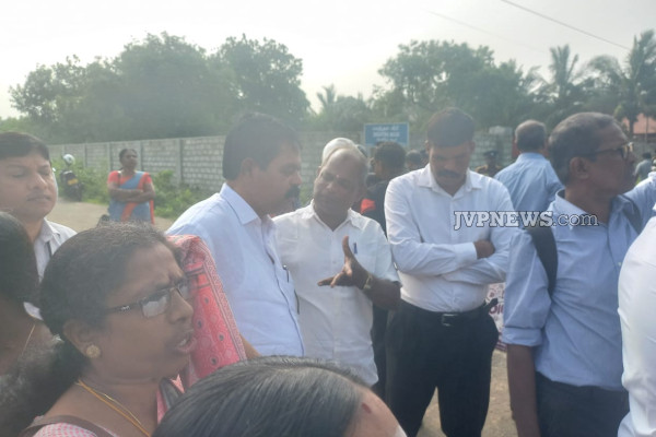 யாழில் சற்றுமுன் வெடித்த கலவரம் ; எம்.பிக்கு நேர்ந்த கதி | Riot Erupts In Jaffna Velan Four Held