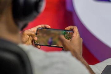 யாழில் அலைபேசியில் கேம் விளையாடிய இளைஞன் மேற்கொண்ட விபரீத முடிவு!