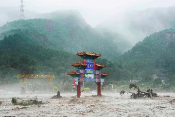 சீனாவில் இயற்கையின் கோர தாண்டவம்; 10 இலட்சம் பேர் இடம்பெயர்வு!