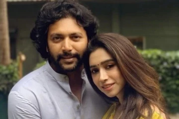 மனைவி, மகன்களுடன் நடிகர் ஜெயம் ரவி.. வெளிவந்த அழகிய குடும்ப புகைப்படம்