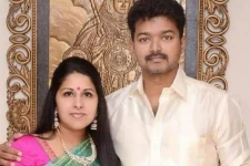 தனது மனைவியுடன் கிறிஸ்துமஸ் கொண்டாடிய தளபதி விஜய், இதுவரை பலரும் பார்த்திராத புகைப்படம், இதோ..