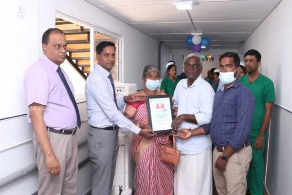 உயிரிழந்த மகனின் பெற்றோர் செய்த நெகிழ்ச்சியான செயல்! கெளரவித்த யாழ்.வைத்தியசாலை | Parents Donated Kidney Of Their Son Died Accident