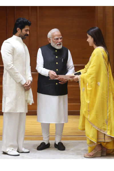 රශ්මිකා හා දේවරකොන්ඩා - අලුත බැදපු ජෝඩුව අගමැති මෝදී හමුවෙයි | Rashmika Vijay Grand Wedding In Udaipur රශ්මිකා හා දේවරකොන්ඩා - අලුත බැදපු ජෝඩුව අගමැති මෝදී හමුවෙයි | Rashmika Vijay Grand Wedding In Udaipur