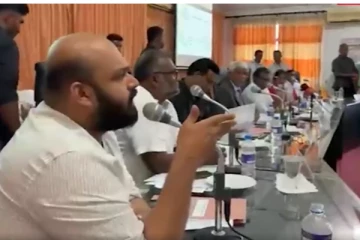 பிள்ளையானுக்கும் சாணக்கியனுக்கும் இடையே பெரும் தர்க்கம் - கூட்டத்தில் குழப்பநிலை (காணொளி)