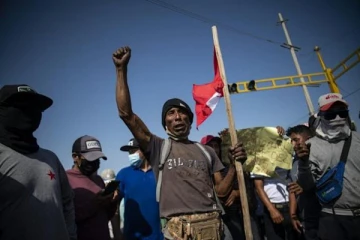 இலங்கையை தொடர்ந்து  பெருவில் அரசுக்கெதிரான போராட்டம்;  4 பேருக்கு நேர்ந்த கதி!