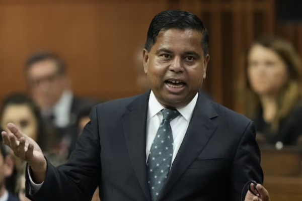 துப்பாக்கிகளை வகைப்படுத்தும் நடவடிக்கை மீளாய்வு செய்யப்படும் – கெரி ஆனந்த சங்கரி | Minister Says Government Launching Review