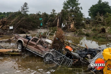ටෙක්සාස් හදිසි ගංවතුරෙන් 43 දෙනෙකු මිය යයි - ළමුන් 15ක් ඇතුළුව
