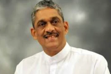 கம்மன்பில கட்சியின் செயலாளரை அறியாத முட்டாள் - சரத் பொன்சேகா